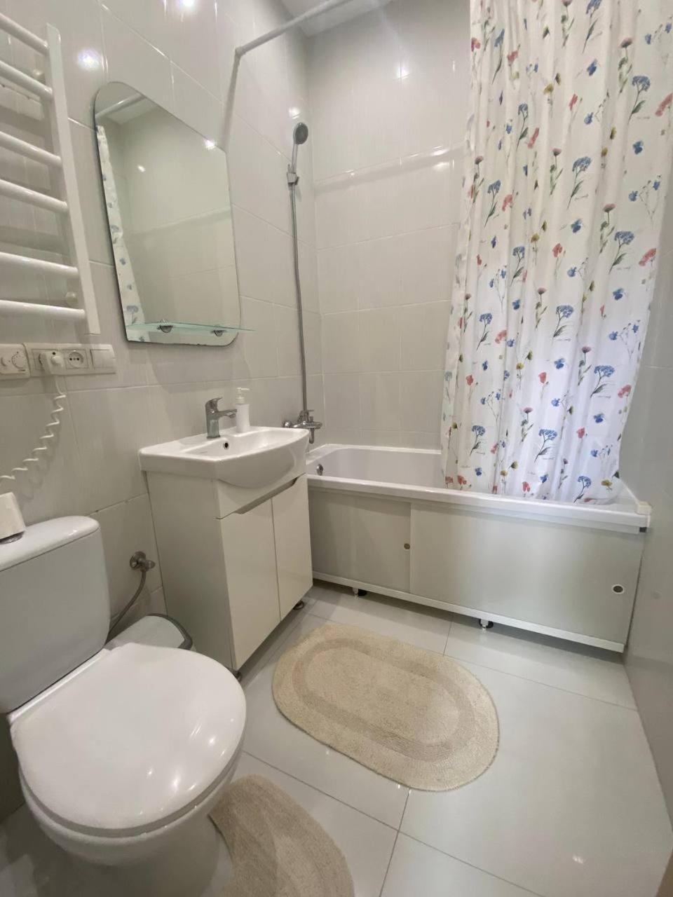 Bright Apartment In The Very Centre Lvov Exteriér fotografie