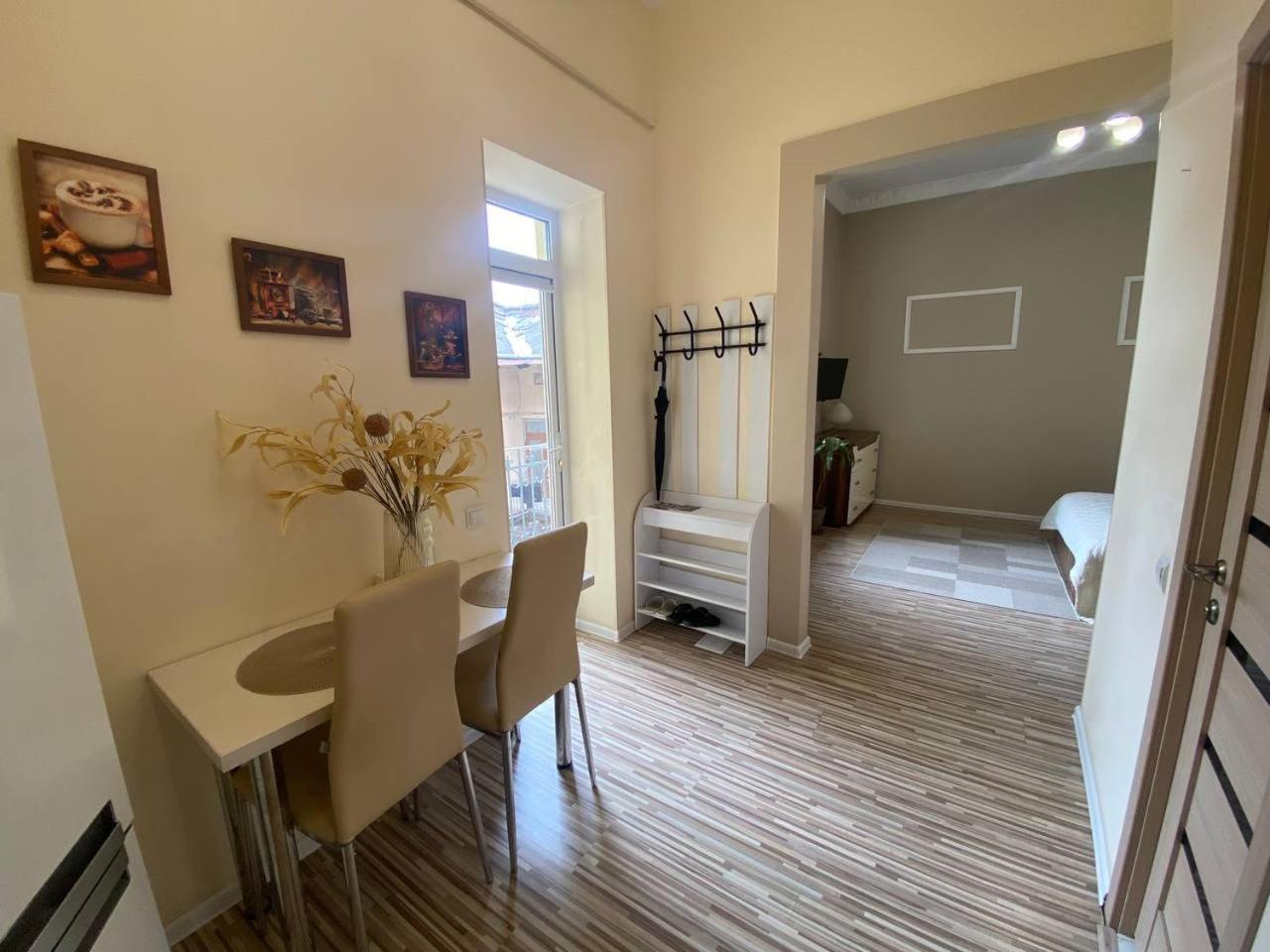 Bright Apartment In The Very Centre Lvov Exteriér fotografie